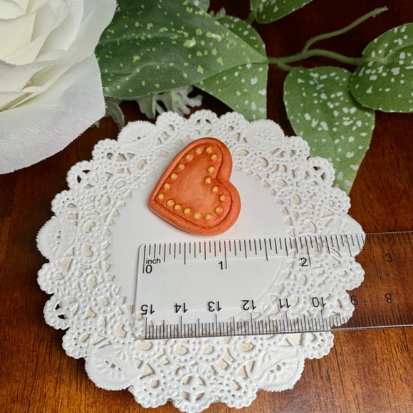 Vintage Brooches, Hummel & Hantiques, Lot of 3 - Picture 15 of 16